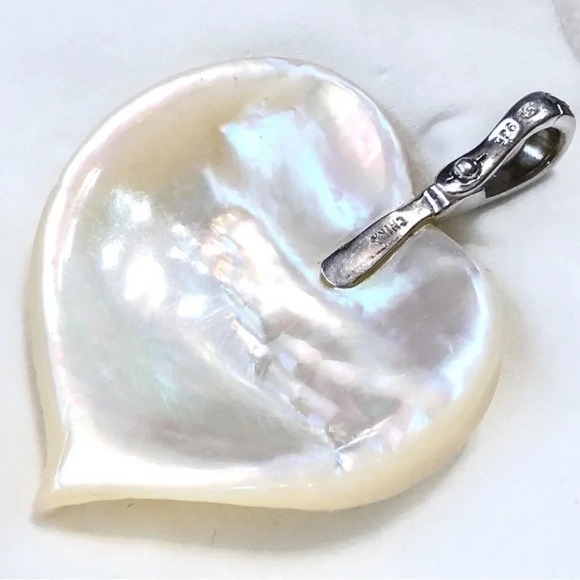 Sterling Silver 925 Mother of Pearl Diamond Heart
Suarti Pendant - Picture 9 of 12